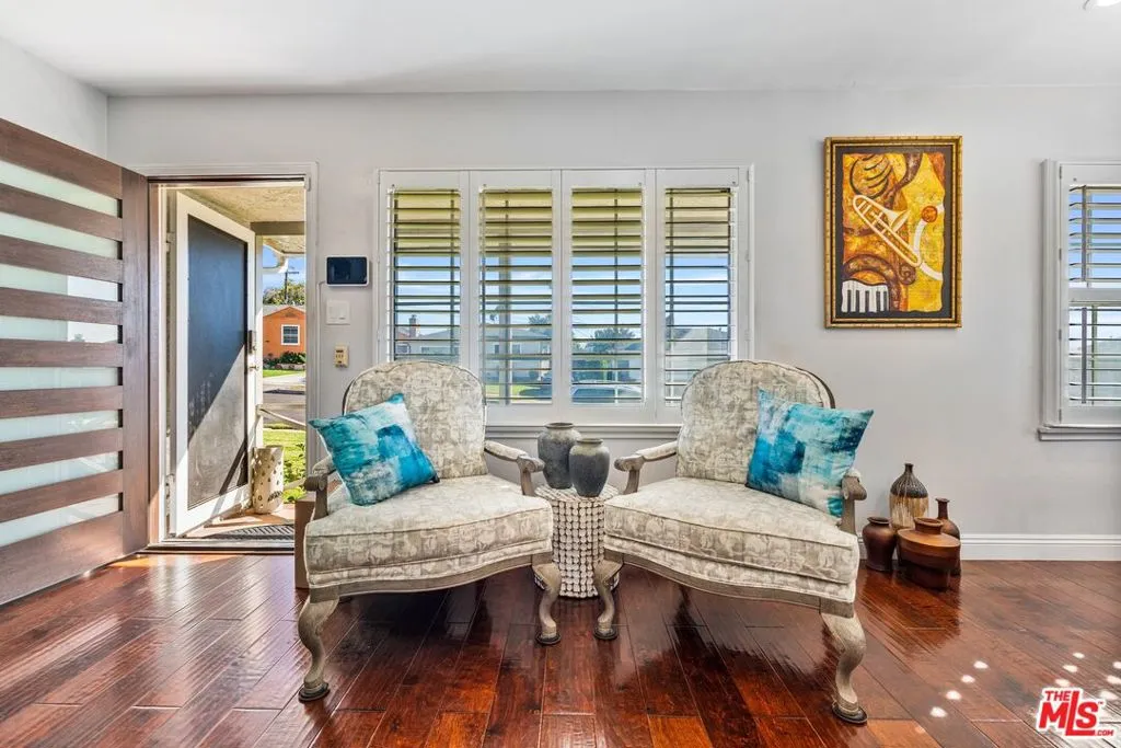 2031 W 98th Street, Los Angeles, California 90047 home-pic-5